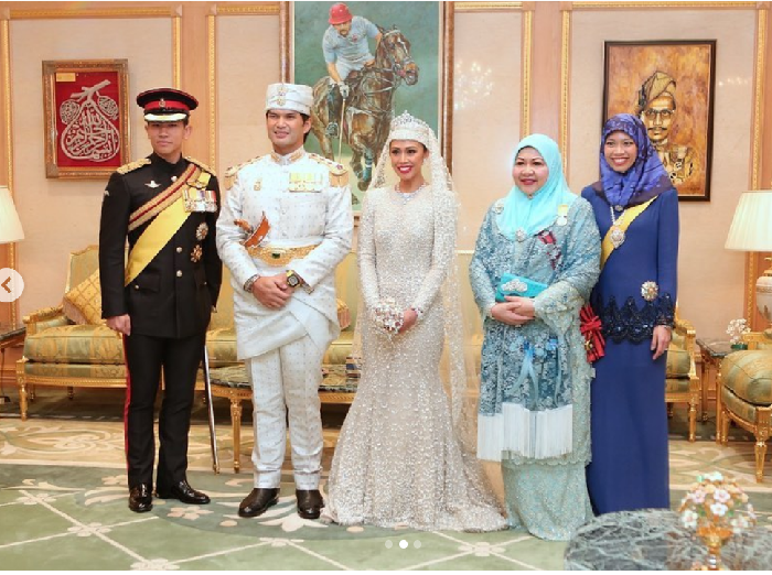 Pernikahan Putri Azemah Bolkiah dan Pangeran Muda Bahar. Foto: Dok. Instagram @tmski. Pernikahan Putri Azemah Bolkiah dan Pangeran Muda Bahar. Foto: Dok. Instagram @tmski.