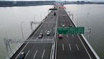 Potret Jembatan di Atas Laut China yang Bikin Takjub