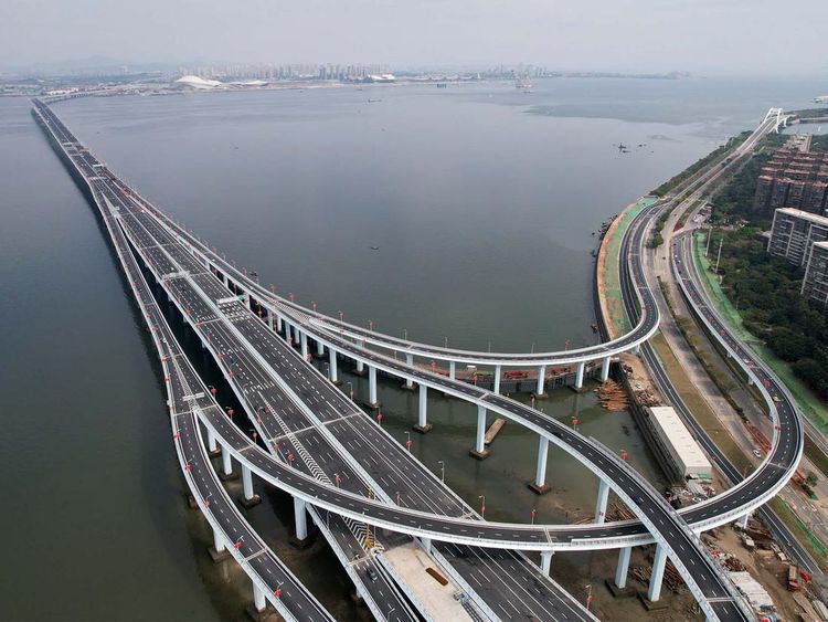 Potret Jembatan di Atas Laut China yang Bikin Takjub