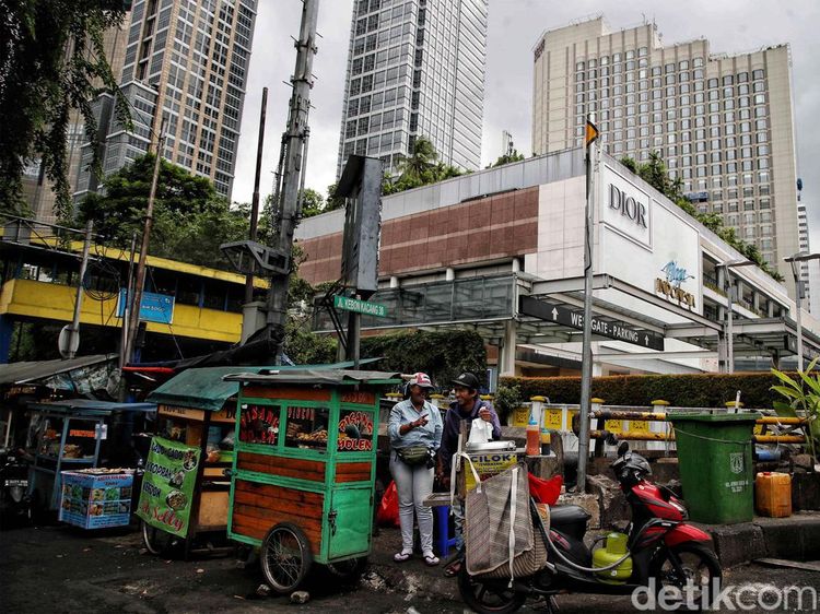 Potret PKL yang Aman dari Sterilisasi Kawasan Kuliner GI