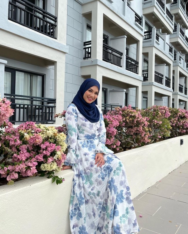 Puteri Sarah mengatakan jika sebelumnya ia memang sudah mendengar sejumlah rumor yang menyebutkan bahwa suaminya itu telah menikah lagi. Bahkan banyak netizen yang mengirimkannya pesan lewat DM, memperlihatkan rasa simpati mereka kepada Puteri. Foto: Instagram/@puterisarahliyana