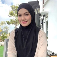 Tak tahan dipoligami, Puteri Sarah akhirnya kini melayangkan gugatan cerai kepada Syamsul. Kepada majelis hakim di pengadilan Puteri mengatakan jika ia tak tahan dengan sifat suaminya yang toxic dan narsistik. Foto: Instagram/@puterisarahliyana