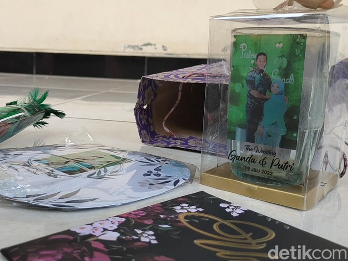 Putri, mempelai wanita yang jalani resepsi tanpa mempelai pria di Kota Probolinggo