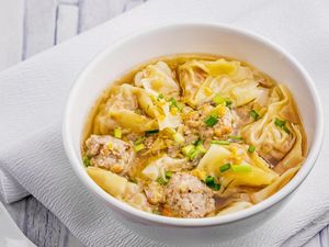3 Resep Sup Pangsit yang Lembut Gurih Untuk Penghangat Badan
