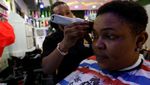 Satpam Wanita Nigeria Unjuk Kekuatan Melawan Stereotip