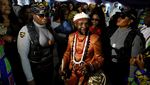 Satpam Wanita Nigeria Unjuk Kekuatan Melawan Stereotip