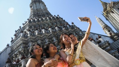 Sehari Menjadi Ratu di Wat Arun Thailand