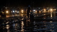 Meskipun terdapat beberapa kolam retensi di sekitar Gedebage, banjir di kawasan tersebut masih kerap terjadi ketika hujan lebat mengguyur Kota Bandung.
