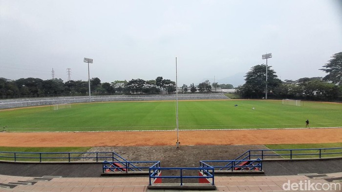 Tempat latihan tim peserta Piala Dunia U-20 di Stadion Institut Pemerintahan Dalam Negeri (IPDN)