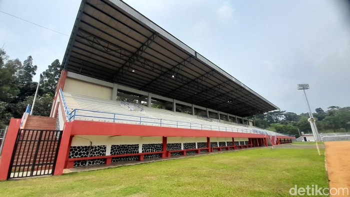 Tempat latihan tim peserta Piala Dunia U-20 di Stadion Institut Pemerintahan Dalam Negeri (IPDN)