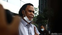 Hercules memberikan keterangan pers seusai diperiksa.