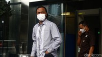 Rosario de Marshall alias Hercules meninggalkan gedung KPK, Jakarta, Kamis (19/1/2023) usai menjalani pemeriksaan.