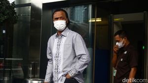 Potret Hercules Santuy Keluar Gedung Usai Diperiksa KPK