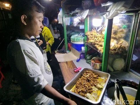 Viral Nasi Minyak Surabaya Jalan Mojopahit