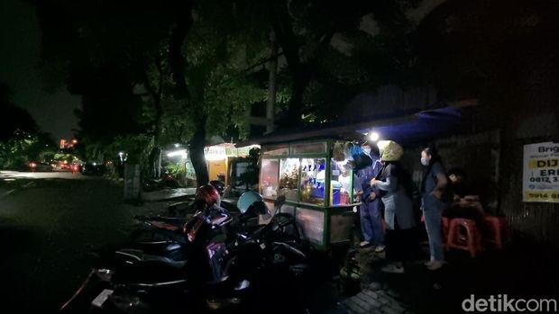 Viral Nasi Minyak Surabaya Jalan Mojopahit