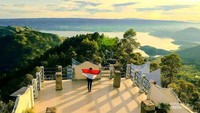 Menara ini terletak di Turpuk Limbong, Kecamatan Harian, Kabupaten Samosir, Sumatera Utara.