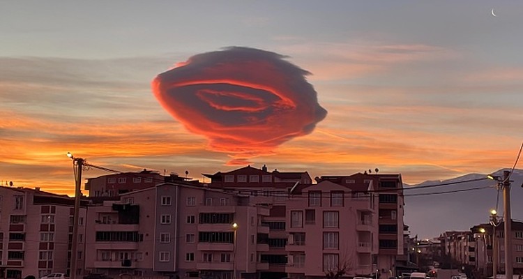 1246345642 BURSA, TURKIYE - JANUARY 19: Lenticular clouds appear over Turkiyes Bursa province on January 19, 2023. (Photo by Mustafa Bikec/Anadolu Agency via Getty Images)