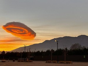 Penjelasan Ilmiah soal Awan UFO di Langit Turki