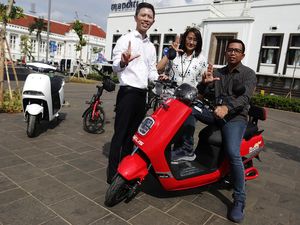 Bank Mandiri Jadikan Motor Listrik untuk Kendaraan Operasional