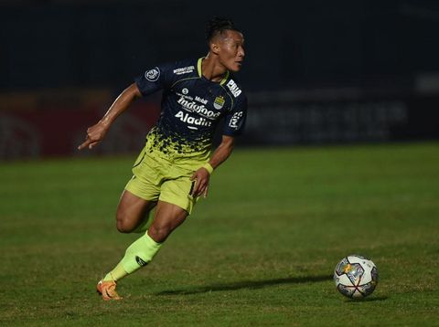 Bek Persib Henhen Herdiana saat laga antara Persib vs Persita, Rabu (21/12/2022).