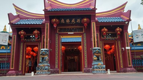 Caow Eng Bio di Tanjung Benoa, Kecamatan Kuta Selatan, Kabupaten Badung, Bali.