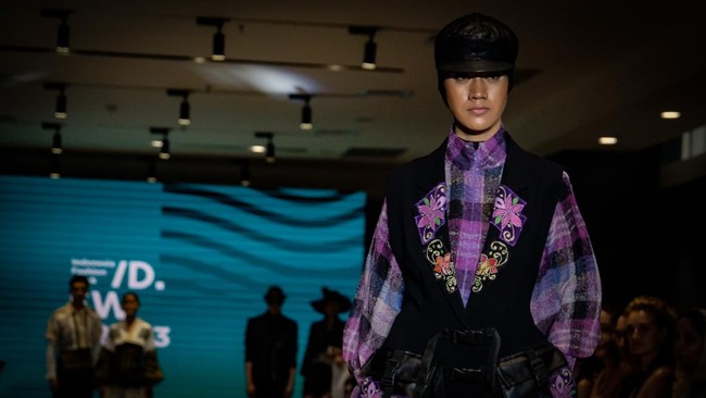 Acara yang diinisiasi oleh Asosiasi Perancang dan Pengusaha Mode Indonesia (APPMI) itu akan dilaksanakan pada 22-26 Februari 2023 mendatang di Jakarta Convention Center.