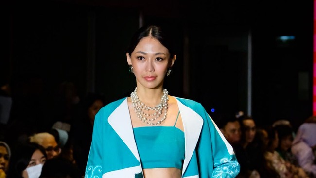 Bertajuk Sagara dari Timur, para desainer APPMI akan memperkenalkan uniknya sulam Karawo dan pariwisata dari Gorontalo ke mata dunia melalui fesyen.