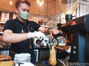 Wisata ke Kota Tua, Kamu Bisa Melukis, Minum Jamu, dan Tukar Buku