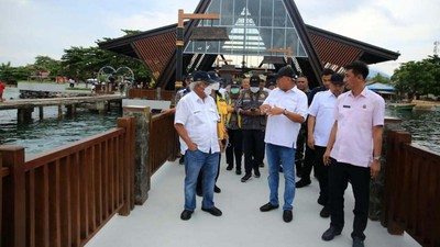 Jokowi Blusukan, Cek Kawasan Bunakan yang Baru Dipercantik