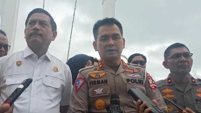 Kakorlantas Polri (tengah)-Adrial/detikcom
