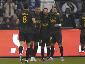 Riyadh All Star Vs PSG: Mudahnya Messi Bobol Gawang Tim Ronaldo