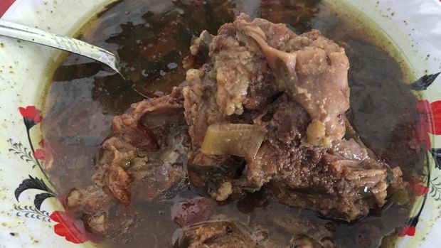 Makanan khas Enrekang Nasu Cemba