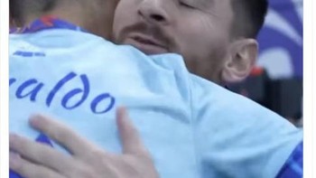 Momen hangat yang diposting Messi di Instagram Storiesnya.  Foto: Twitter 