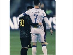 Meme Mengandung Bawang, Potret Kehangatan Ronaldo dan Messi