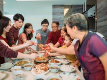 Muslim Mengonsumsi Hidangan Imlek, Apakah Halal?