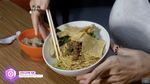 Nikmat Banget! Ini 10 Momen Nikita Mirzani Jajan Mie Ayam Favorit