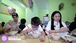 Nikmat Banget! Ini 10 Momen Nikita Mirzani Jajan Mie Ayam Favorit