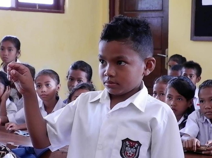 Nono saat dites oleh wali kelasnya dengan sejumlah soal matematika seperti perkalian, penambahan, pengurangan, hingga pembagian, Kamis (19/1/2023).