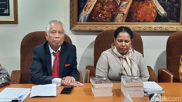 OC Kaligis ungkap alasan jadi pengacara Lukas Enembe