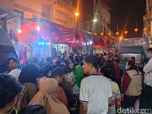 Suasana Pasar Imlek Semawis Semarang Usai 2 Tahun Absen