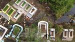 Seniman Ini Percantik Makam China dengan Lukisan