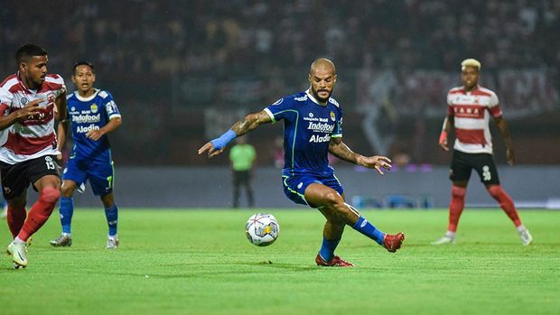 Striker Persib David da Silva saat bertanding melawan Madura United di Stadion Gelora Madura Ratu Pamelingan, Jumat (20/1/2023).