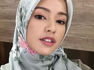 Susan Sameh Bikin Pangling Pamer Gaya Pakai Hijab: Cocok Nggak?