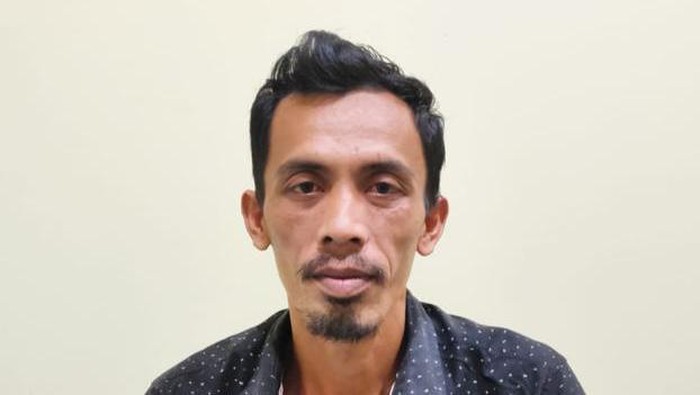 Polisi menetapkan 3 tersangka terkait pembunuhan berantai di Bekasi hingga Cianjur.
