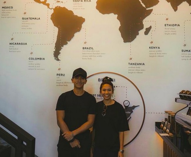 Dalam hal pendidikan, Putri Azemah merupakan lulusan fakultas hukum Universitas Warwick, Inggris. (Foto: instagram/@tmski)