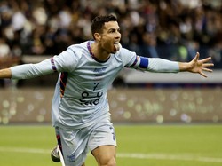Cristiano Ronaldo mampu bikin dua gol di laga ini. Namun, hal itu tak cukup meredam bintang-bintang PSG meraih kemenangan (Foto: REUTERS/AHMED YOSRI)