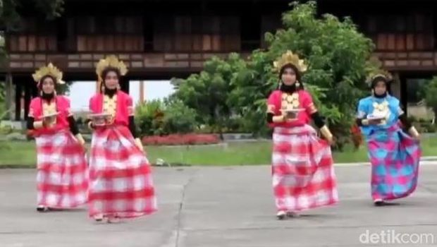 Tari Pakkuru Sumanga