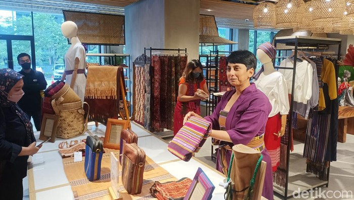 Tenun ramah lingkungan Torajamelo di Sarinah