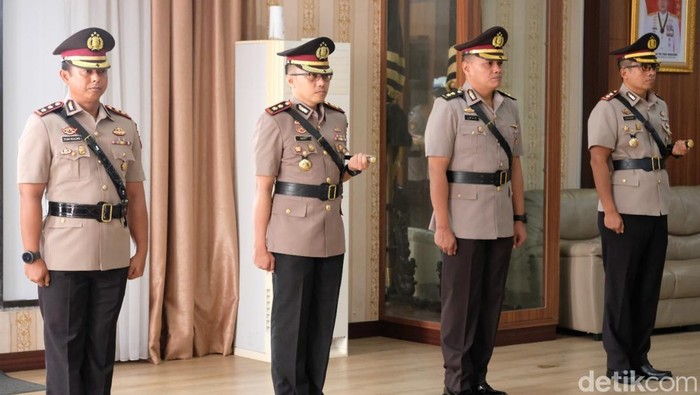 Upacara sertijab Irwasda dan tiga kapolres Polda Kepri.