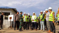 Wakil Menteri Ketenagakerjaan, Afriansyah Noor meninjau PT Gunbuster Nickel Industry (GNI) di Morowali Utara, Sulawesi Tengah pada Kamis (19/1/2023) terkait kerusuhan pekerja yang terjadi beberapa waktu lalu.